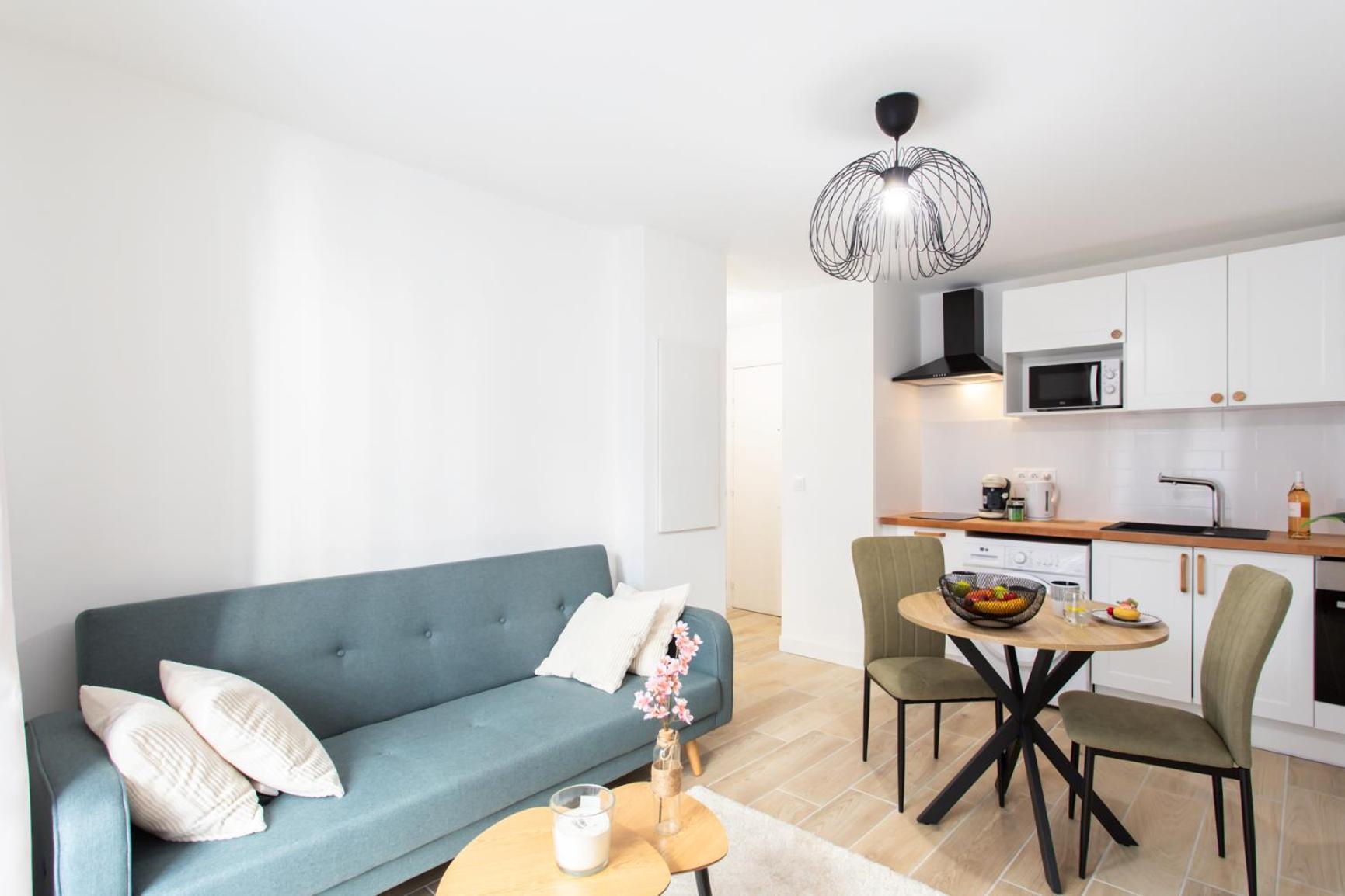 Apartment #58 Clim & Balcon 5mins Marche De La *