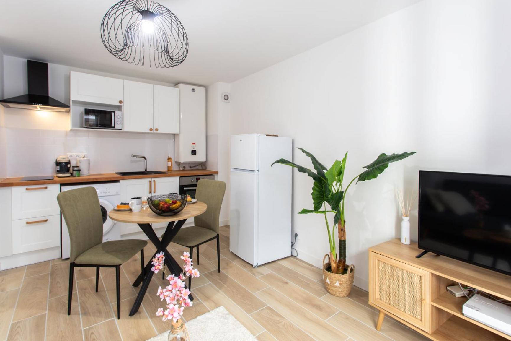#58 Clim & Balcon 5mins Marche De La Apartment